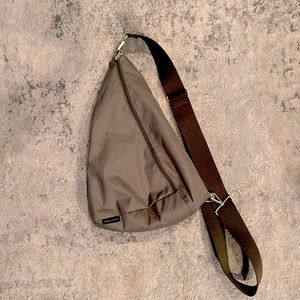Logan & Lenora sling bag